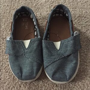 Toms toddler shoes